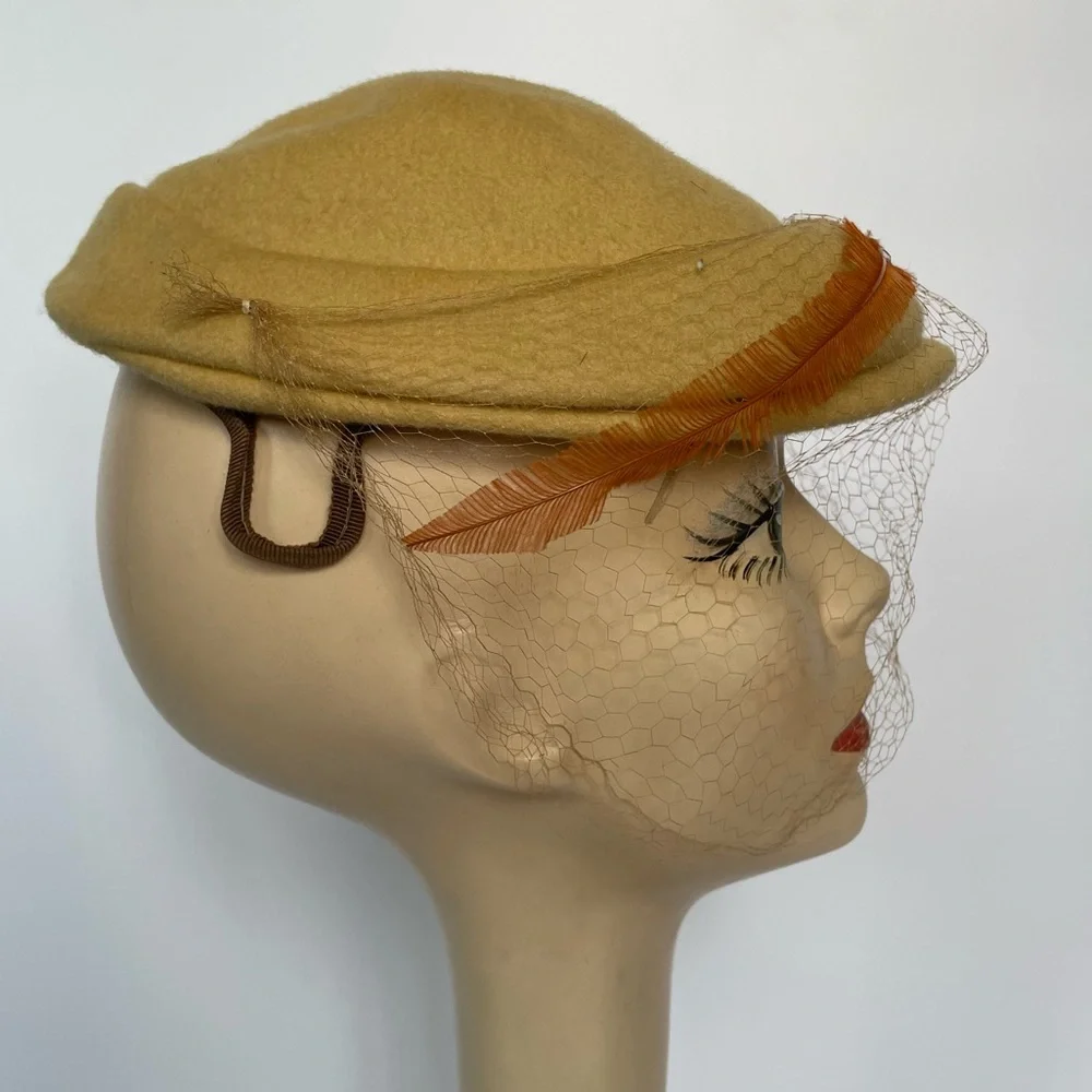 Vintage Beret Feather Fascinator